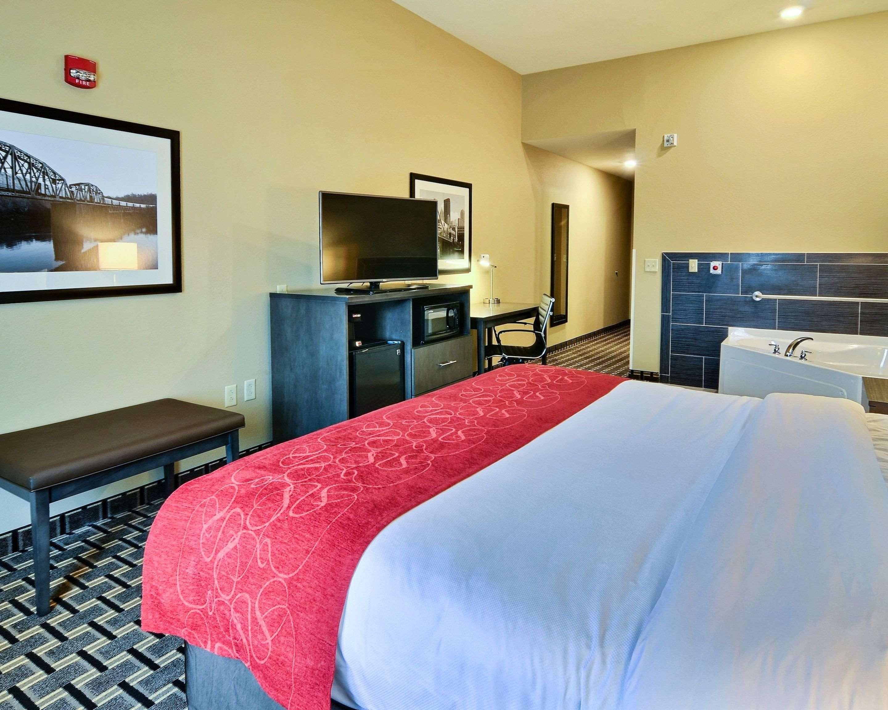 Comfort Suites Uniontown Bagian luar foto