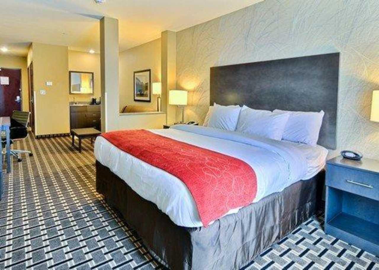 Comfort Suites Uniontown Bagian luar foto