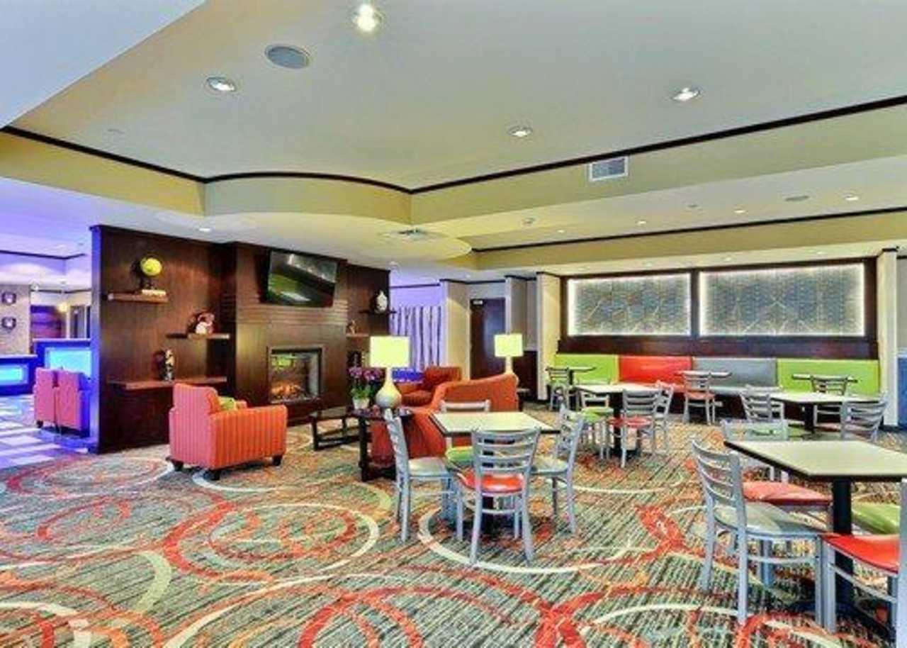 Comfort Suites Uniontown Bagian luar foto