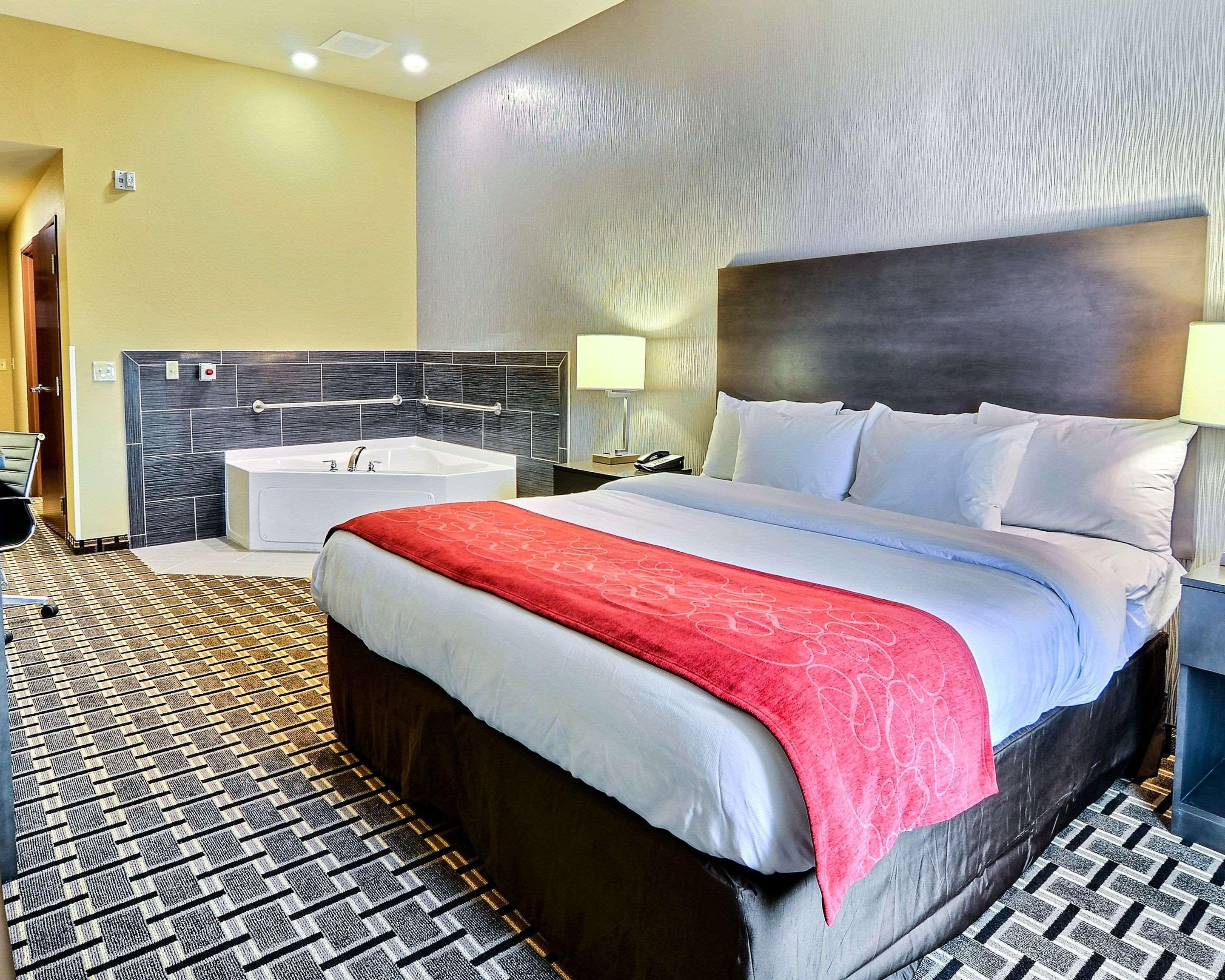 Comfort Suites Uniontown Bagian luar foto