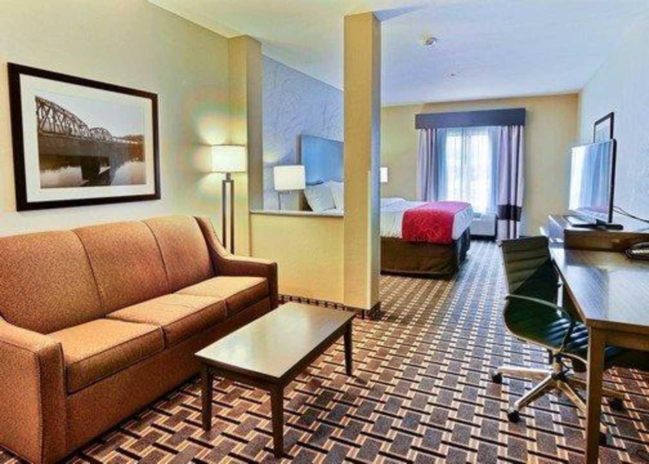 Comfort Suites Uniontown Bagian luar foto