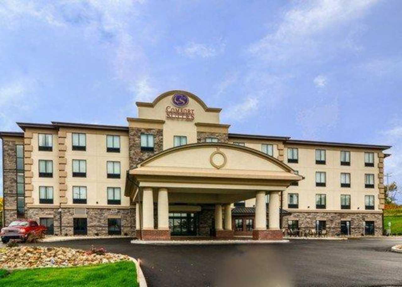 Comfort Suites Uniontown Bagian luar foto