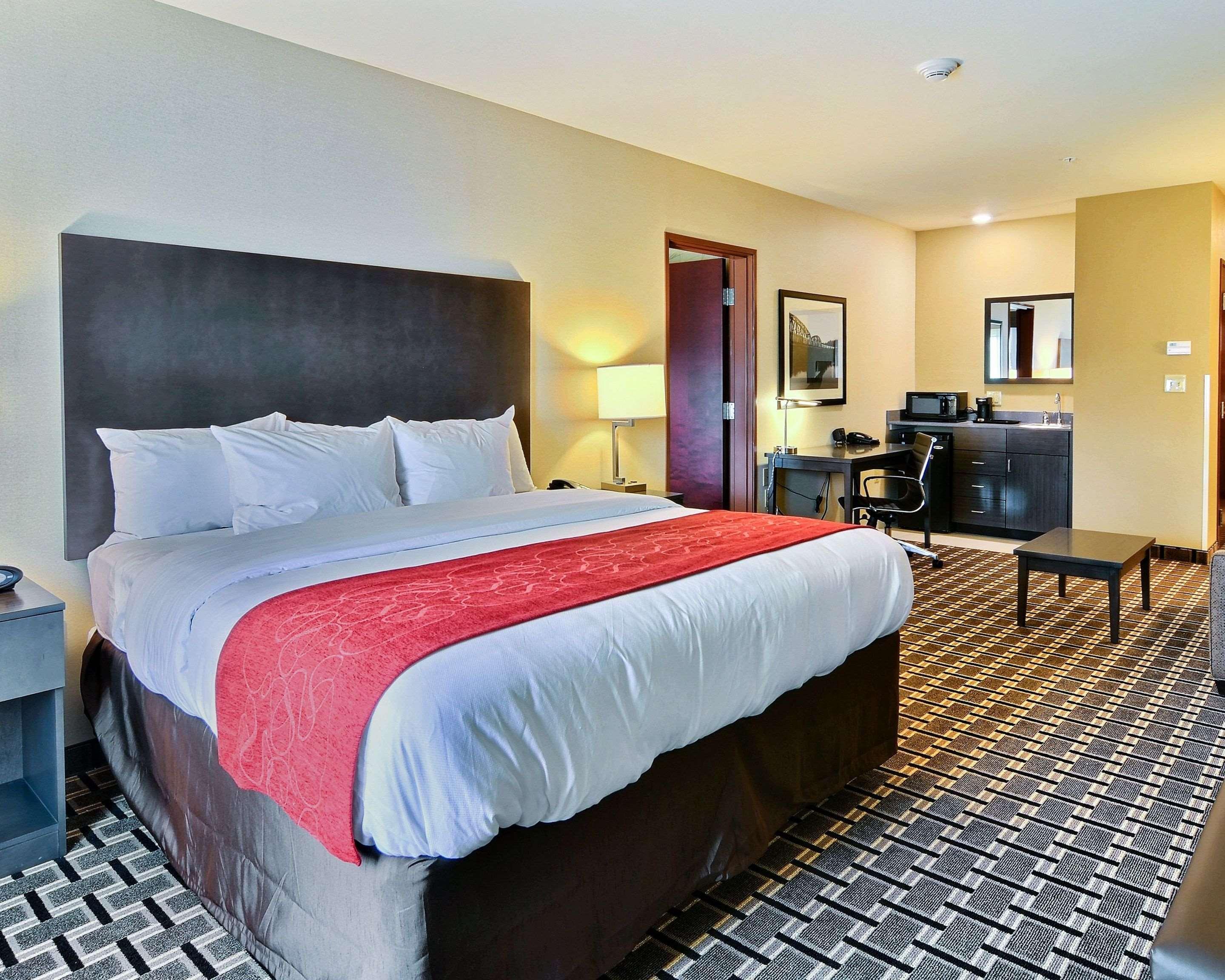 Comfort Suites Uniontown Bagian luar foto