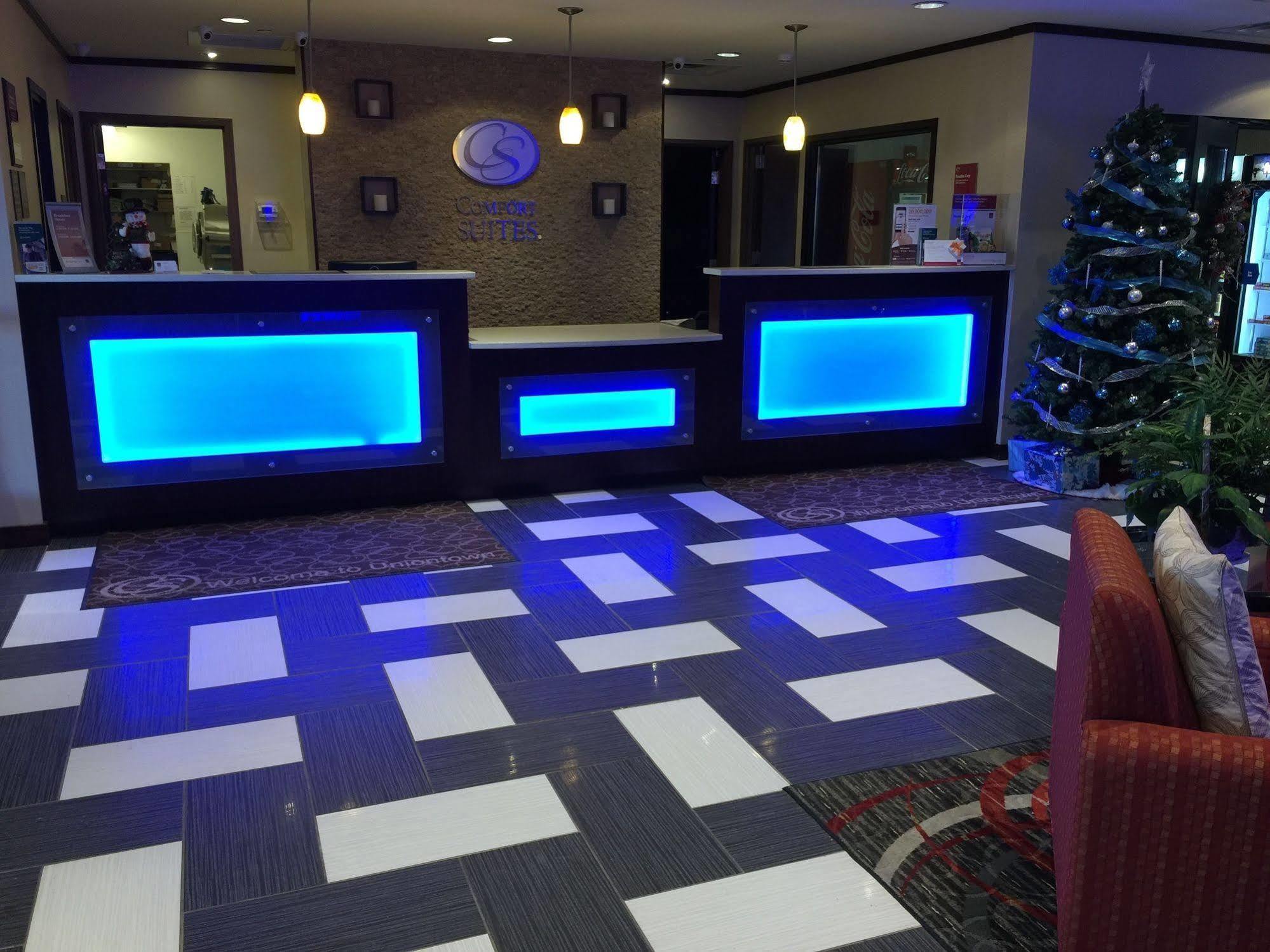 Comfort Suites Uniontown Bagian luar foto