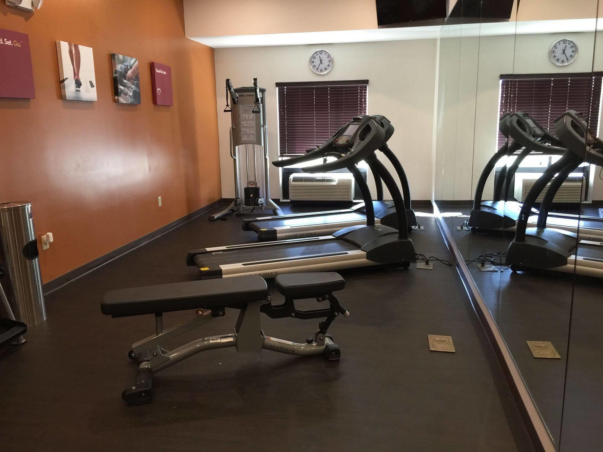Comfort Suites Uniontown Bagian luar foto